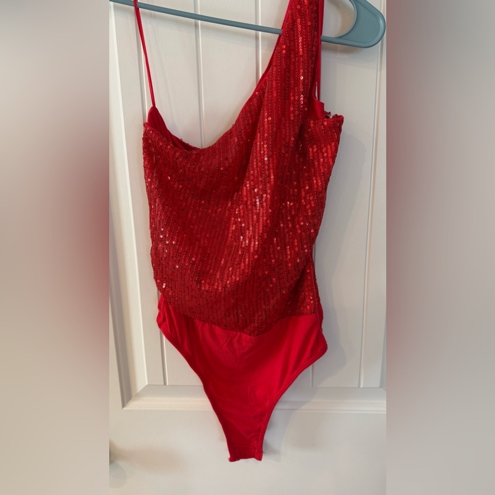 RED Superdown Sequin One Shoulder Bodysuit Size S Party Night Out NWOT - Picture 2 of 4